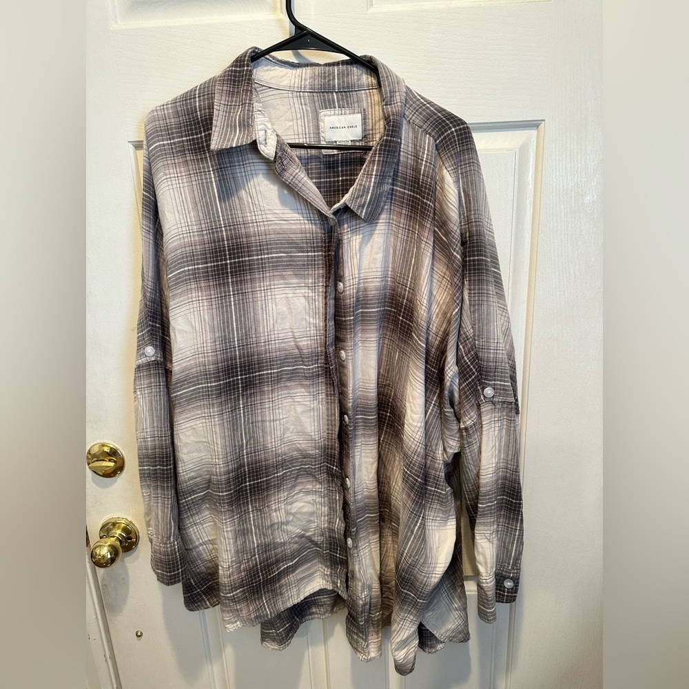 American Eagle grey and white flannel